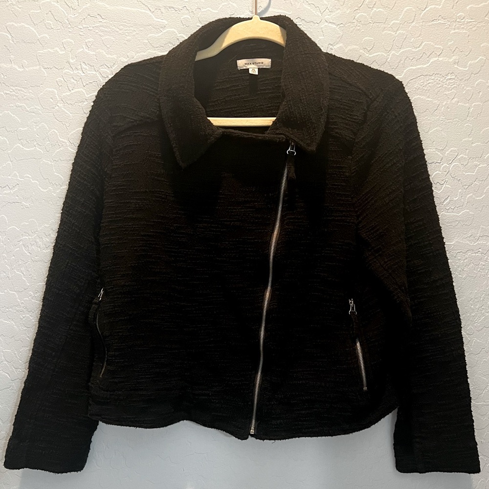 Max Studio Sweater. Size XL.